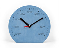 Tischuhr NOW - 19 Farbvarianten möglich - Reminder im Jetzt zu leben - Achtsam sein - Ausgefallene Uhr - Schöne Farben - Kein Ticken