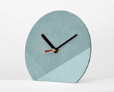 Tischuhr - Color - Blue Layers - Blaue Uhr - Moderne Farbkombination - Coole Deko für Zuhause