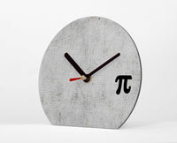 Tischuhr - Typo - Kreiszahl - Kreative Uhr für Nerds