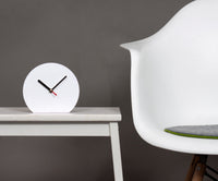Tischuhr mit und ohne  Striche - Farben frei auswählbar - Viele moderne Farbtöne - 15cm - Leises Uhrwerk - Moderne coole Deko für Zuhause