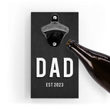 Wandflaschenöffner mit Magnet für Väter - DAD - Verschiedene coole Farben wählbar - Jahreszahl eingeben - Frischgebackener Papa - Geschenk