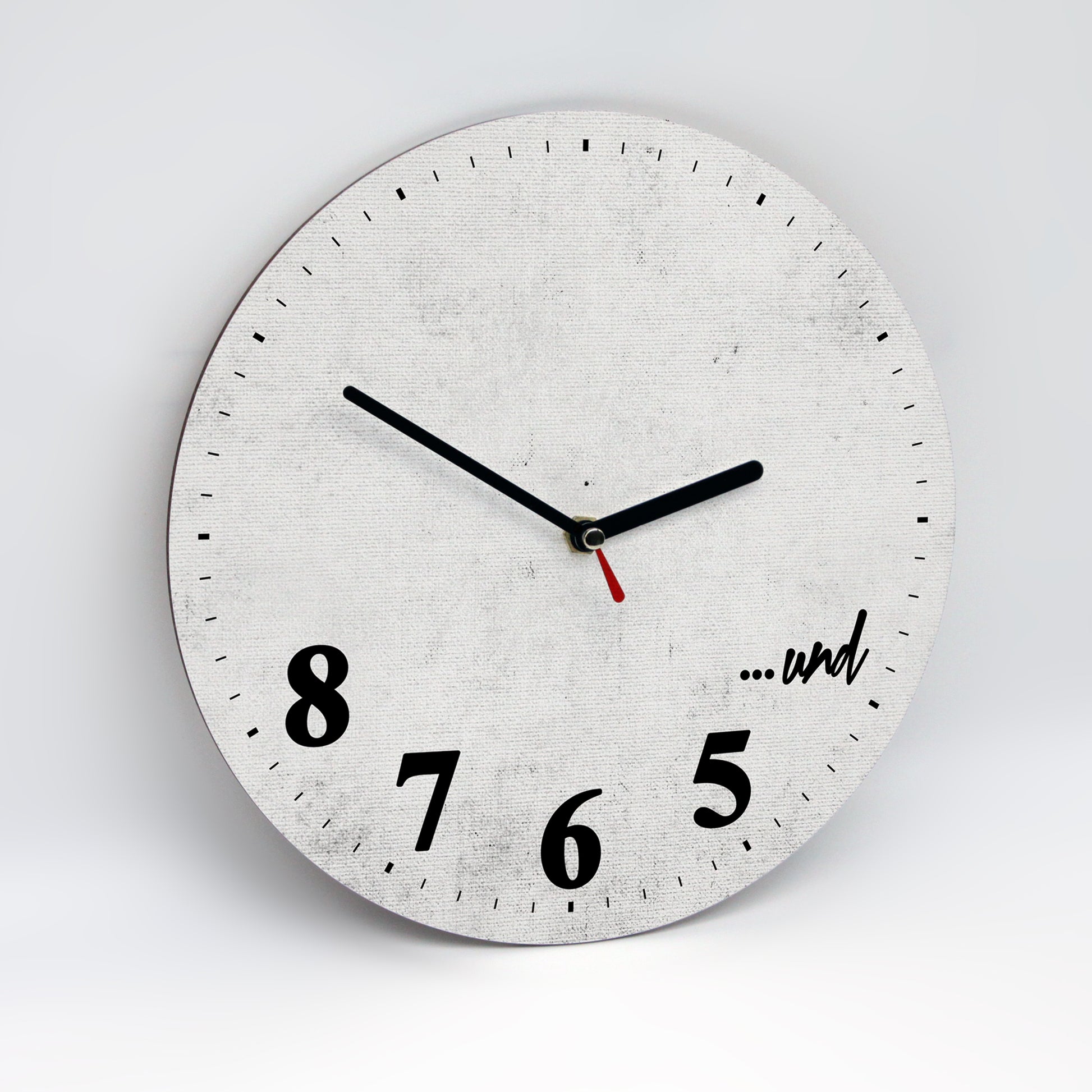Motivansicht der Wanduhr - Leicht schräge Ansicht