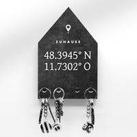 Schlüsselbrett - Deine Koordinaten von Zuhause - Hausform -Schwarz - 4 Haken - Typografie - Personalisierbar - Handmade